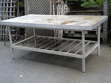 ehemaliger Metzgereitisch aus Aluminium